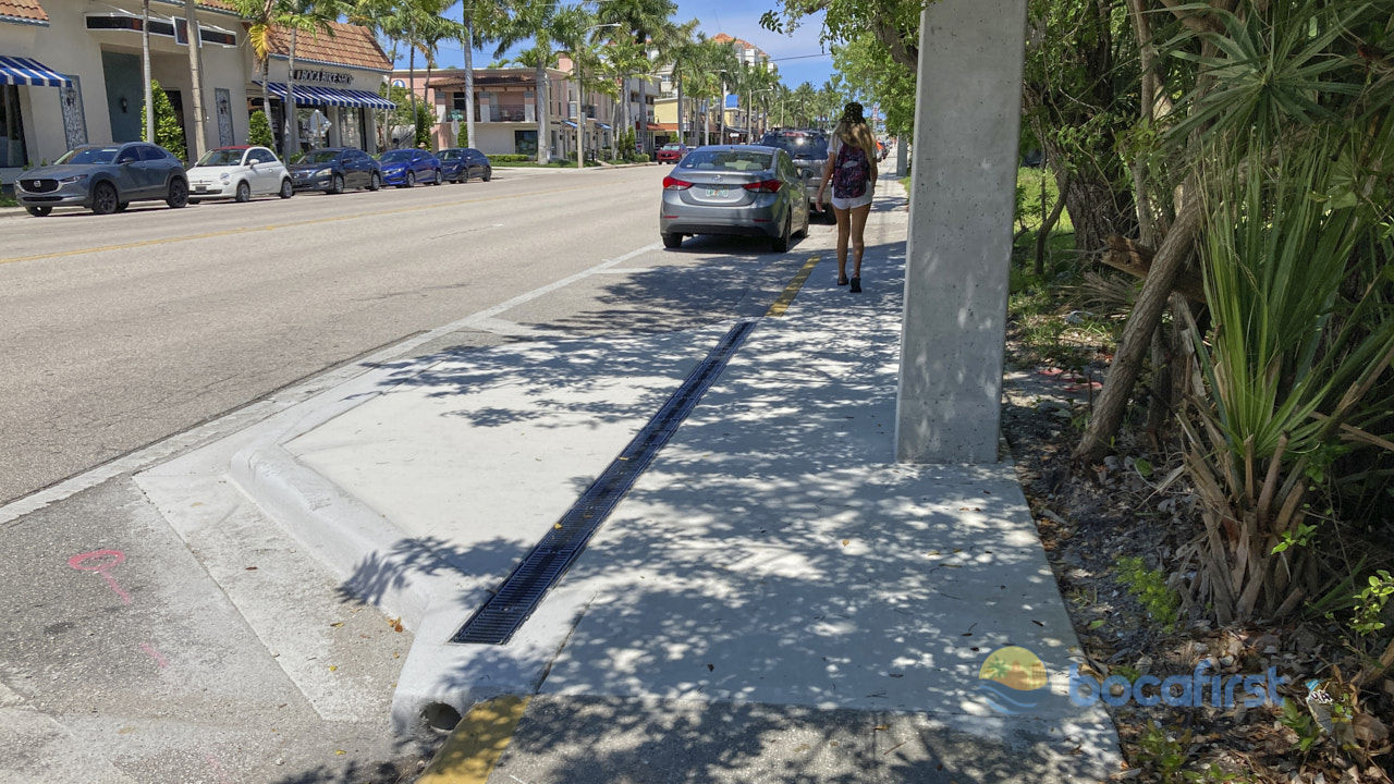 East Palmetto Park Rd Sidewalk after County fixed City Manager's "pole in the sidewalk" approach